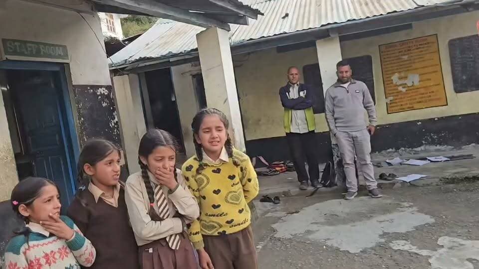 चंबा के एक सरकारी स्कूल में दिखा भावुक कर देने ने वाला पल