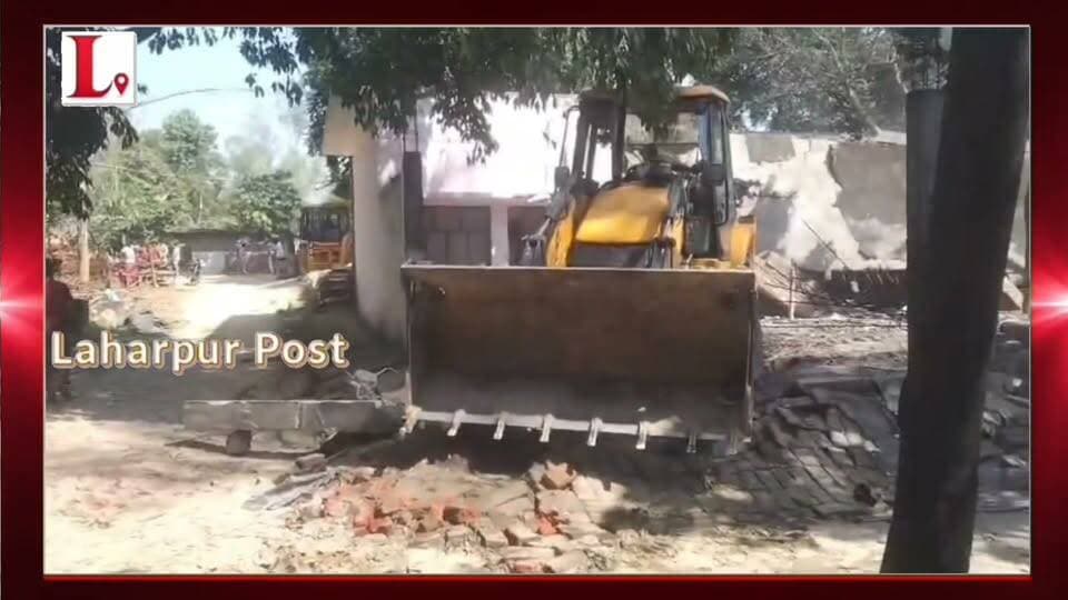 #Sitapur लहरपुर में 3.50 करोड़ की सरकारी जमीन कब्जामुक्त, दुकानों-मकान पर चला बुलडोजर।