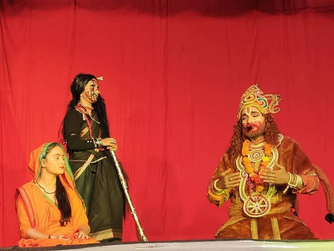 श्रीनगर की रामलीला में शबरी-राम संवाद और बाली वध का भावपूर्ण मंचन...see more