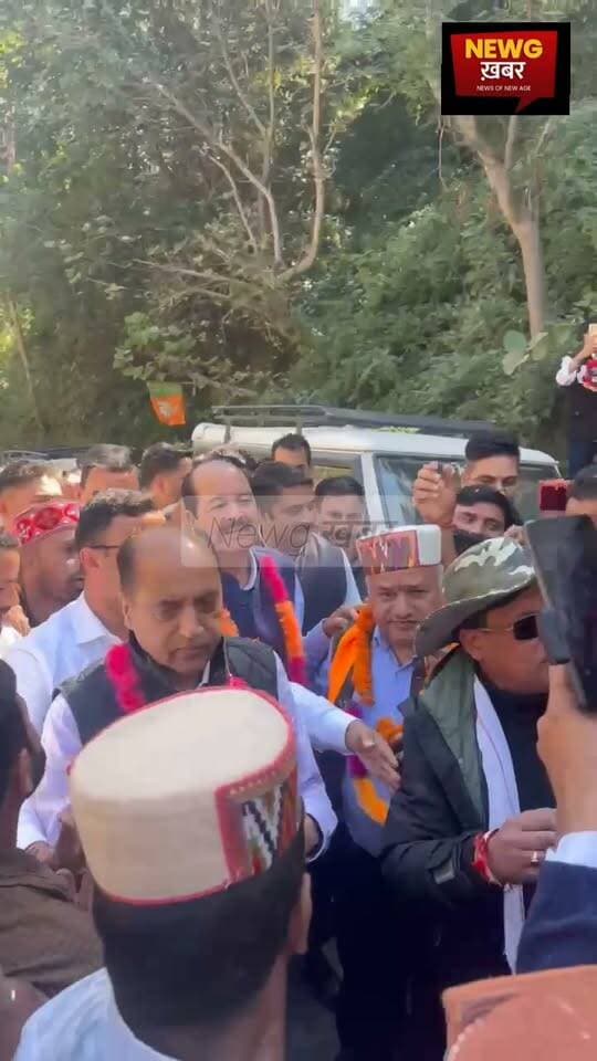 भरमौर में लोकप्रिय जननेता नेता प्रतिपक्ष एवं पूर्व मुख्यमंत्री श्री जयराम ठाकुर जी का जोरदार स्वागत करते हुए पांगी भरमौर के विधायक डॉ. जनक राज जी एवं सभी वरिष्ठ कार्यकर्ता भारी संख्या में पहुँचे। कार्यकर्ताओं की भारी भीड़ के सामने स्वागत पंडाल भी छोटा पड़ गया लगे जयराम ठाकुर आप आगे बड़े हम सब आपके साथ हैँ चम्बा का माहौल जयराम के आने से हुआ भगवामय ।