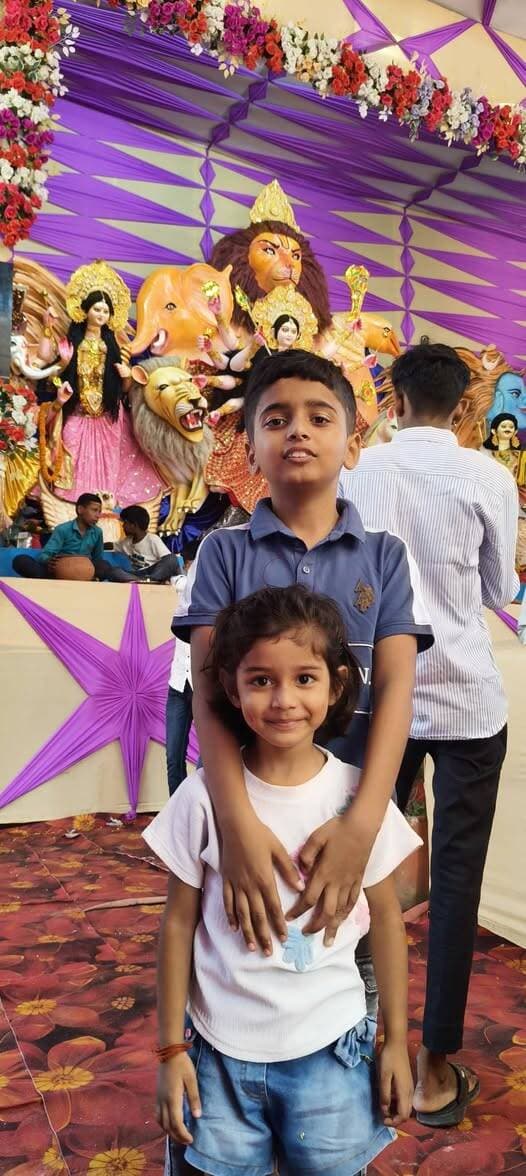 मोहनिया में पूजा पंडालों में आज बच्चों के साथ दर्शन पूजन....