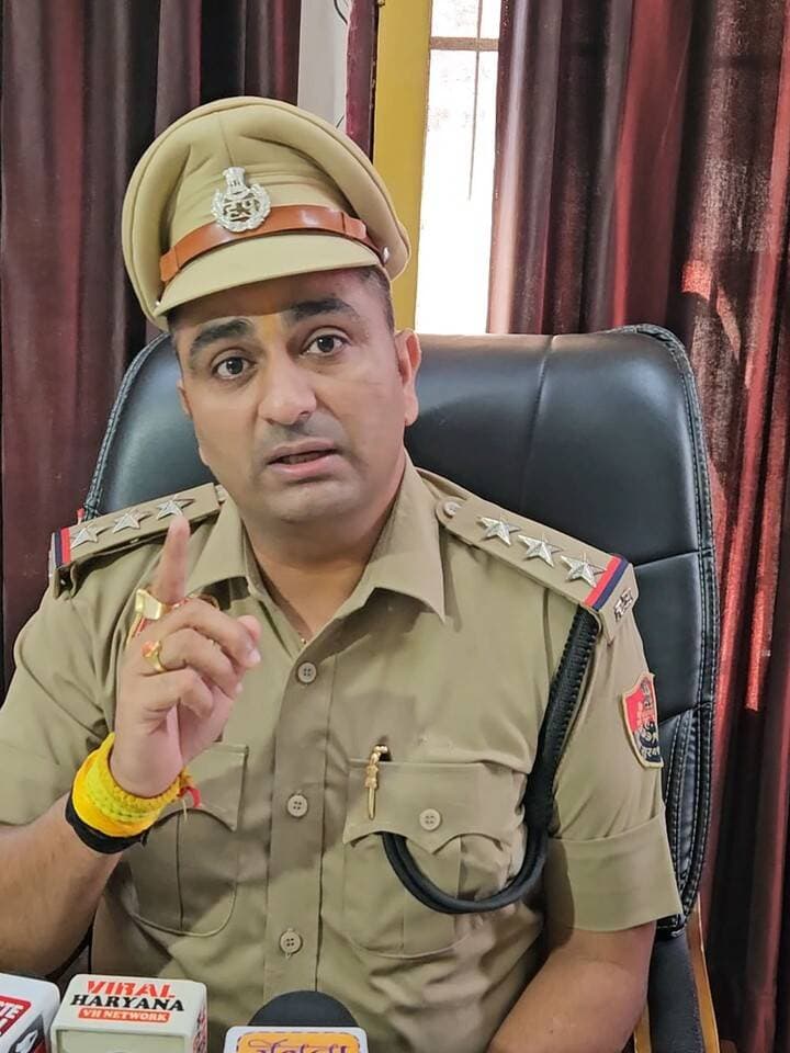 ट्रैफिक नियमों को लेकर सख्त SHO रामलाल का हुआ ट्रांसफर।
#karnal #shopolice #Ramlal