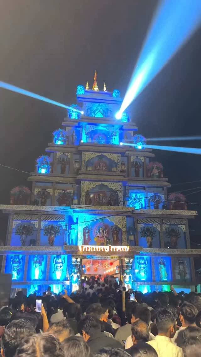 नवरात्रि के पावन अवसर पर डॉ. उदय प्रताप सिंह जी ने दरभंगा कॉलोनी दुर्गा पूजा पंडाल में माँ दुर्गा के दर्शन कर विधि-विधान से पूजा-अर्चना की एवं माता रानी का आशीर्वाद प्राप्त किया। 🙏🌺
#Navratri #DurgaPuja #Prayagraj #JaiMataDi