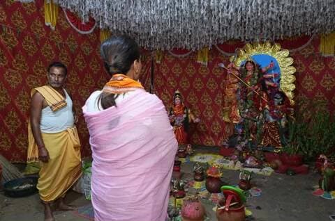 ଝାରସୁଗୁଡା: ଝାରସୁଗୁଡ଼ା ଅଇଁତାପାଲିରେ ଦୁର୍ଗାପୂଜା ମହୋତ୍ସବ: ମା’ଙ୍କ ନିକଟରେ ଶାନ୍ତି ଓ ସମୃଦ୍ଧି କାମନା