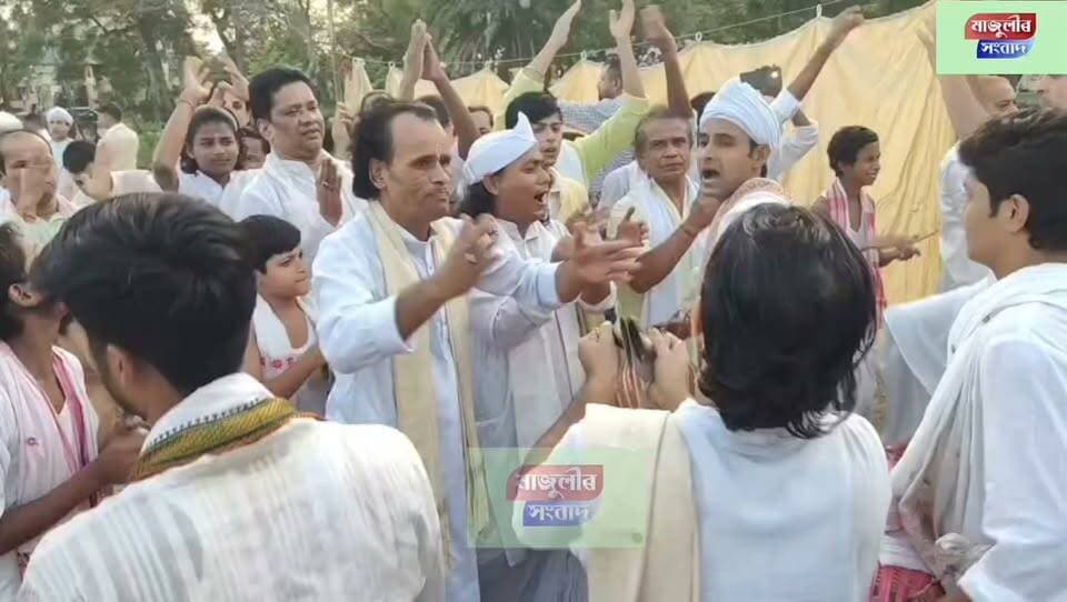 ❤️আজি কাতি বিহু : ৩৭৩ বছৰীয়া পৰম্পৰাৰে মাজুলীৰ আউনীআটী সত্ৰত প্ৰজ্বলিত হ'ল ২১ যোৰা আকাশ বন্তি
❤️অসমবাসীলৈ শুভেচ্ছা আউনীআটী সত্ৰৰ সত্ৰাধিকাৰ ড° পীতাম্বৰ দেৱ গোস্বামীৰ ---