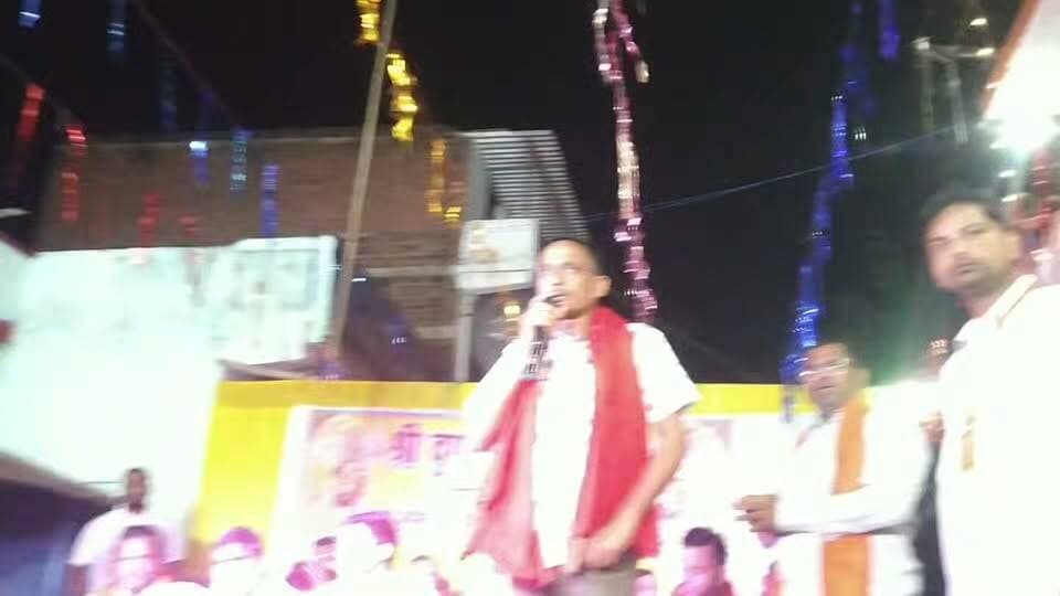 कार्यक्रम को संबोधित करते मुखिया प्रतिनिधि रंजीत यादव