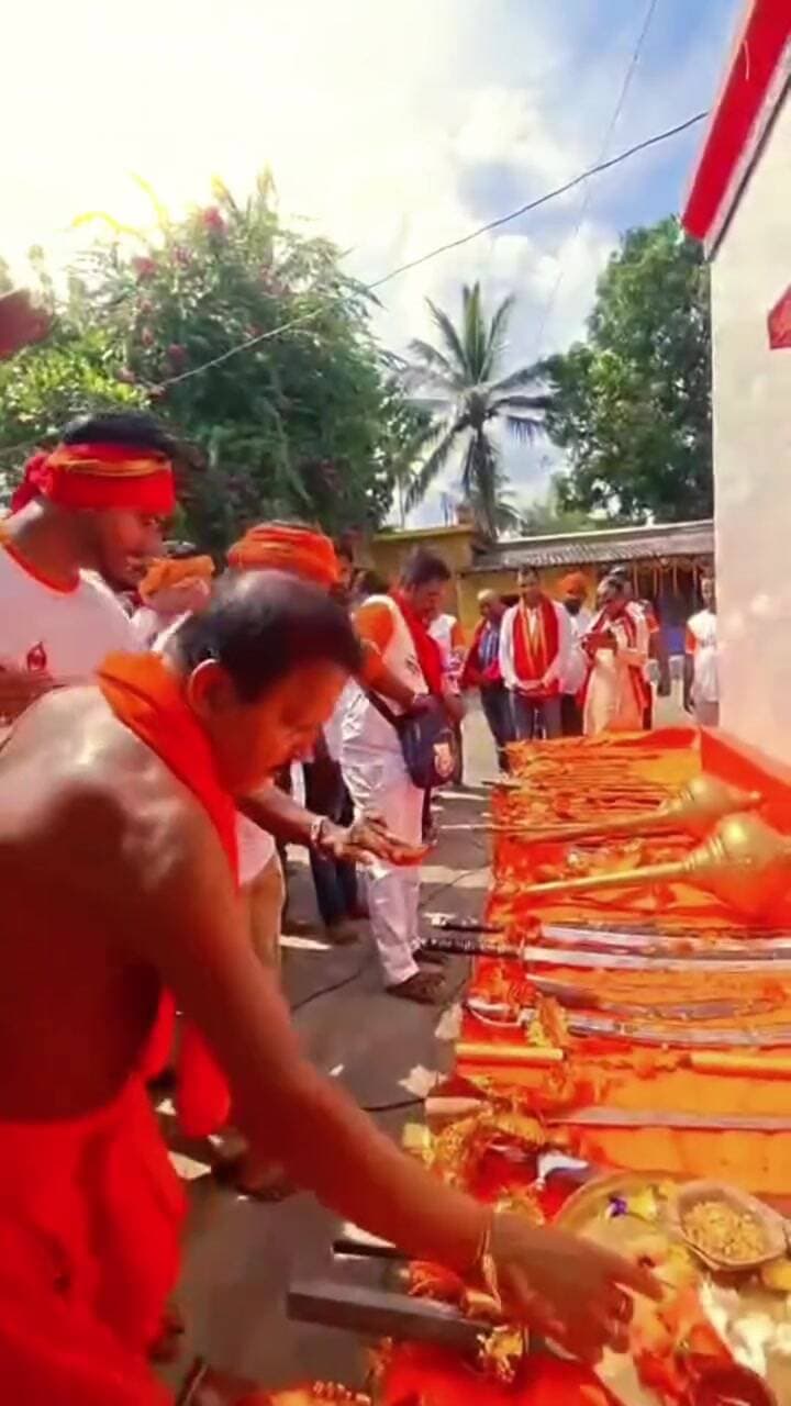 ଜଗତସିଂହପୁର: ଜଗତସିଂହପୁରରେ ବଜରଙ୍ଗ ଦଳ ଓ ଦୁର୍ଗା ବାହିନୀଙ୍କ ଶସ୍ତ୍ର ପୂଜନ