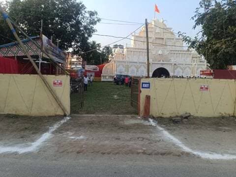 बहादुरगंज: किशनगंज में दुर्गा पूजा पंडालों की सुरक्षा कड़ी, पुलिस ने किया निरीक्षण