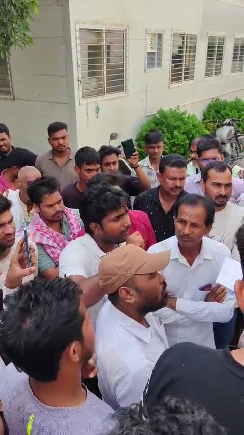 दरौली: सीवान में सांप के काटने से युवती की मौत, इलाज में लापरवाही का आरोप