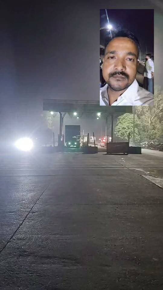 600 दिनों का सफर, बेल्जियम से बहराइच पहुंचा 'महाकाय' ट्राला; देखने उमड़ी भीड़
बेल्जियम से भारत आई रिफाइनरी की विशालकाय मशीन, 600 दिन बाद बहराइच के आसाम चौराहे पर थमे पहिए
रोड पर चला 'अजूबा': बेल्जियम से बहराइच पहुंची विशालकाय रिफाइनरी मशीन, आसाम टोल प्लाजा पर रात में करेगी विश्राम
उत्तर प्रदेश के बहराइच में आज एक ऐसा नजारा देखने को मिला, जिसे देखकर हर कोई हैरान रह गया। सड़कों पर रेंगता हुआ एक विशालकाय ट्राला बहराइच पहुंचा है, जिस पर एक बेहद विशाल रिफाइनरी मशीन लदी हुई है। खास बात यह है कि इस मशीन को बेल्जियम देश से मंगवाया गया है और इसे बहराइच तक पहुंचने में पूरे 600 दिनों का लंबा समय लगा है।
यह तस्वीरें बहराइच के आसाम टोल प्लाजा की हैं, जहाँ इस महाकाय ट्राले के पहिए आज थम गए। बेल्जियम से भारत लाई गई इस विशालकाय रिफाइनरी मशीन का सफर आसान नहीं था। लगभग 600 दिनों से लगातार चलते हुए इस ट्राले ने कई राज्यों, नदियों और कठिन रास्तों को पार किया है।
इसकी विशालता का अंदाजा इसी बात से लगाया जा सकता है कि इसे देखने के लिए सड़कों के किनारे और आसाम टोल प्लाजा पर लोगों की भारी भीड़ जमा हो गई। ट्रैफिक व्यवस्था को बनाए रखने और सुरक्षा के लिहाज से प्रशासन भी पूरी तरह मुस्तैद नज़र आया।
सुरक्षा कारणों और रात के समय सड़क यातायात को बाधित न करने के लिए इस ट्राले को आज रात बहराइच के आसाम टोल प्लाजा पर ही रोका गया है।
अधिकारियों के मुताबिक, यह विशालकाय ट्राला आज रात यहीं विश्राम करेगा और कल तड़के सुबह अपनी आगे की मंजिल के लिए रवाना होगा।