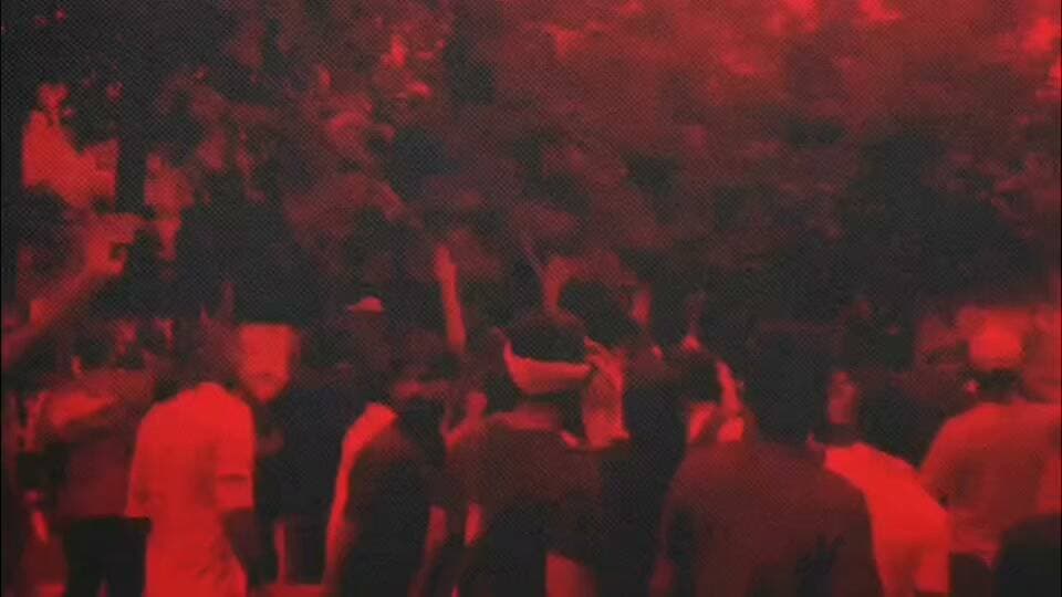 वन्दे भारत लाइव न्यूज़ :नौटंकी की दुकान
नफरत का धंधा
हर मुद्दे पर नया पाखंडा...
दो मिनट में इस गाने के जरिए सुनिए, देश में अराजकता फैलाने और समाज में जहर घोलने का एजेंडा चलाने वाले तिलचट्टों की असलियत, जिनका मकसद सिर्फ देश का माहौल बिगाड़ना है।