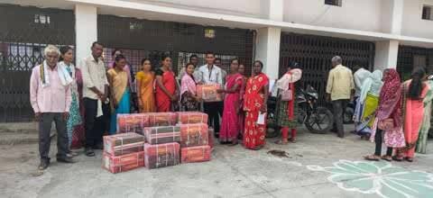 वर्धा: वर्ध्यात गिरड महिलांना 40 शिलाई मशीनचे वाटप, आत्मनिर्भरतेचा मार्ग