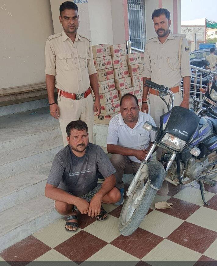 सिवाना में 261 लीटर अंग्रेजी शराब के साथ धंधेबाज गिर//फ्तार, बाइक जब्त।