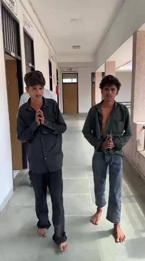 गलियाकोट: नाकाबंदी के दौरान पुलिस से मारपीट के प्रयास में जीजा-साला गिरफ्तार, बाइक जब्त