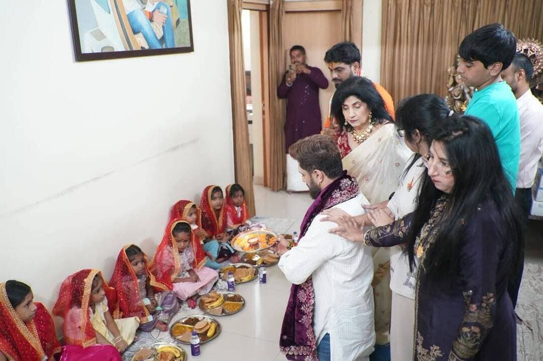 माँ दुर्गा के नौ स्वरूपों की आराधना के पावन पर्व शारदीय नवरात्रि में आज मंत्री चिराग पासवान ने कन्या पूजन कर माँ भगवती का आशीर्वाद प्राप्त किया।
#ChiragPaswan