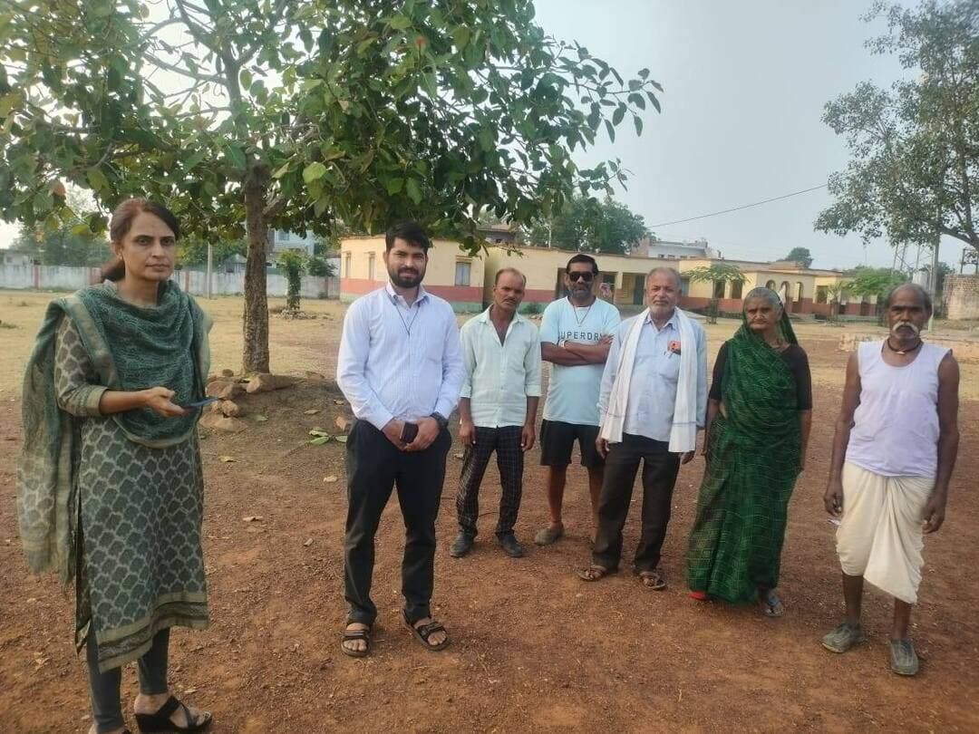 📍 स्वामित्व अधिकार निष्पादन अभिलेख एवं पंजीयन अभियान
कलेक्टर एवं जिला मजिस्ट्रेट श्री Arpit Verma IAS के निर्देशानुसार जिले में राजस्व अधिकारियों द्वारा लगातार क्षेत्रों का भ्रमण एवं निरीक्षण किया जा रहा है।
अभियान के तहत नागरिकों के स्वामित्व अधिकारों को सुनिश्चित करने तथा पंजीयन प्रक्रिया को पारदर्शी व गति प्रदान करने के लिए लगातार मॉनिटरिंग कर त्वरित कार्रवाई की जा रही है।
CM Madhya Pradesh
Jansampark Madhya Pradesh
Department Of Revenue, Madhya Pradesh
Collector Shivpuri
#Shivpuri