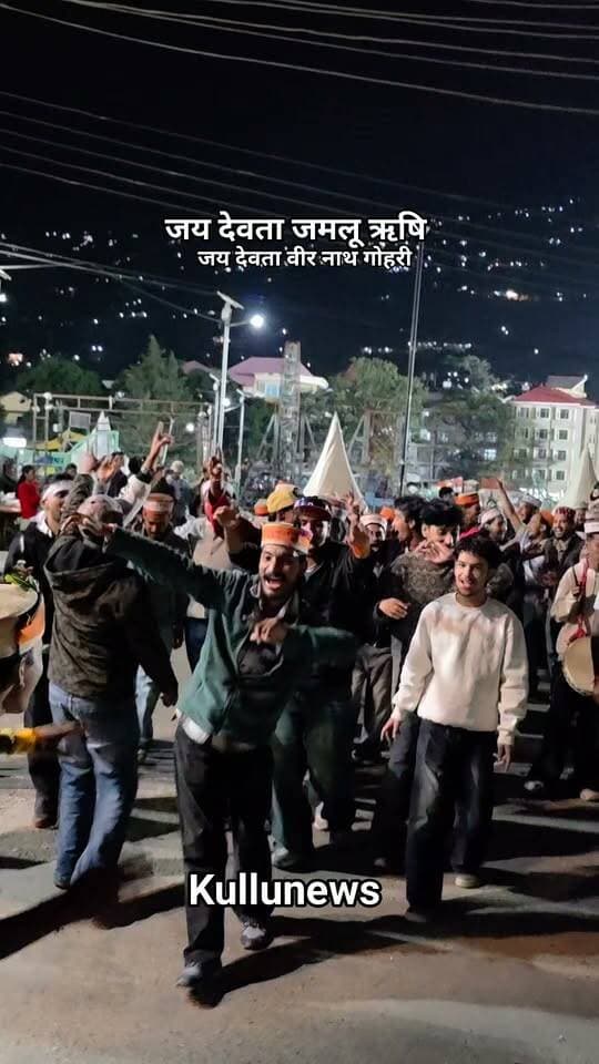 देवता जमदग्नि ऋषि पीज देवता वीर नाथ गौरी जी की मंदिर की प्रतिष्ठा के लिए जाते हुए 🙏🚩