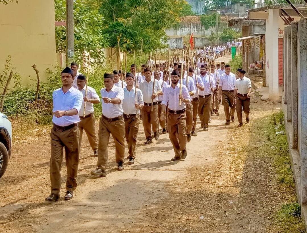 डग कस्बे में विराट पथ संचलन.....