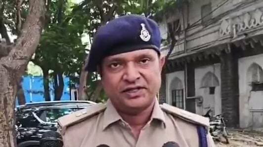 इंदौर के बाणगंगा क्षेत्र में ऑयल-पेंट फैक्ट्री में आग लगने की घटना… लाखों का नुकसान, लेकिन जनहानि नहीं। 🔥
सुनिए, आगजनी की इस घटना पर क्या बोले पुलिस अधिकारी?
#IndoreNews #FireIncident #इंदौर #BreakingNews #TIMESMP