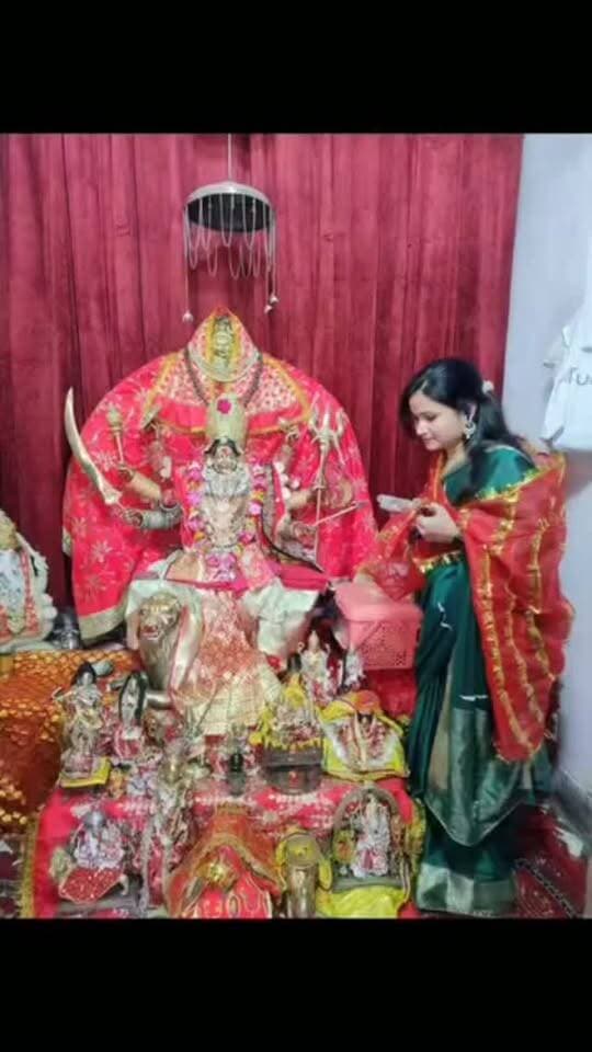 "सर्वमंगल मांगल्ये शिवे सर्वार्थ साधिके। शरण्ये त्र्यम्बके गौरि नारायणि नमोऽस्तु ते॥ #शारदीय #नवरात्रि की हार्दिक #शुभकामनाएं! #माँ #दुर्गा आप सभी के जीवन में सुख, समृद्धि और शांति लाएं। 🌸🙏✨"