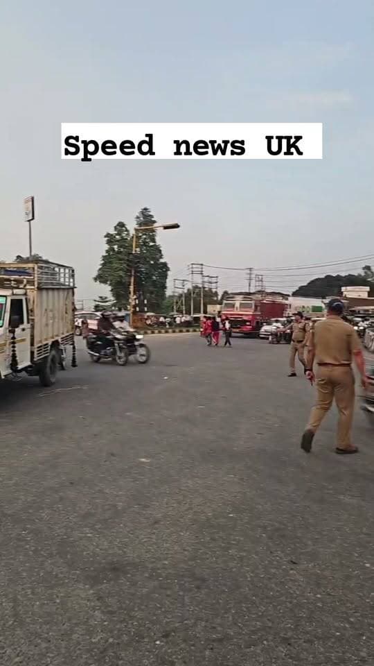 रुद्रपुर त्रिशूल चौक में चेकिंग से बचने के चक्कर में बाइक से गि*री महिला, पति र*फूच*क्कर
#SPEEDNEWSUttarakhand #Rudrapur #TrishoolChowk #PoliceChecking #ViralVideo #UdhamSinghNagarPolice #viralnews