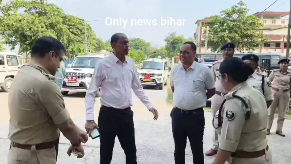 दुर्गा पूजा पर लखीसराय में हाई अलर्ट डीएम एसपी ने संभाली कमान।