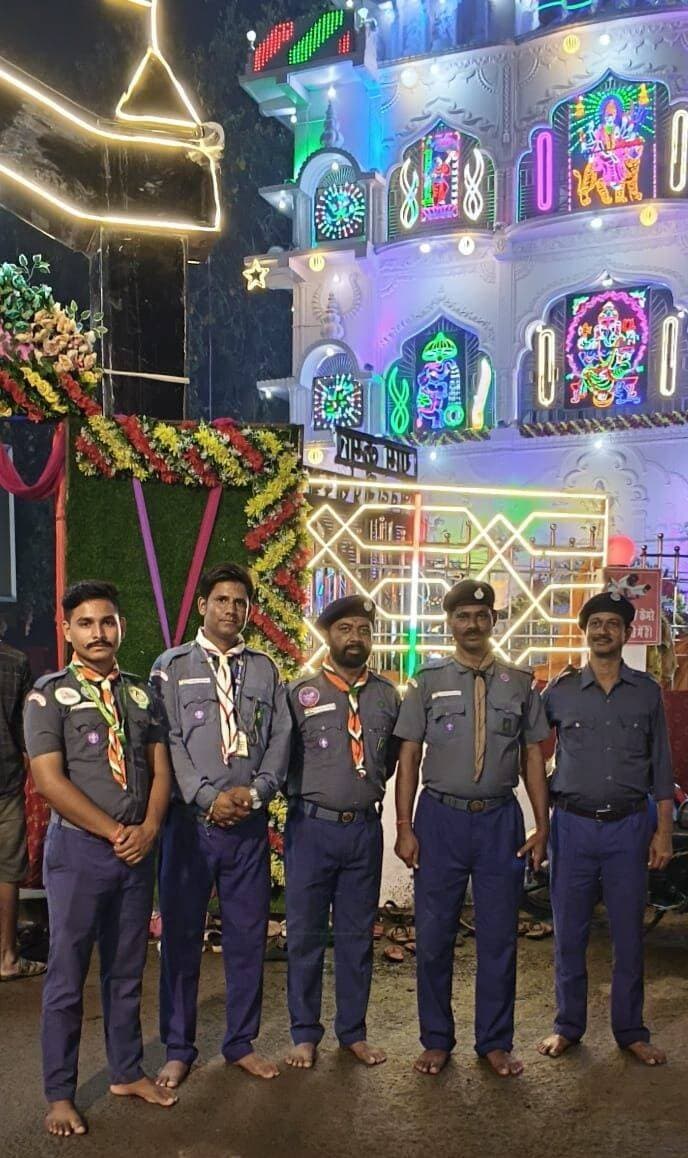 माँ नेतुला महारानी का प्रसिद्ध प्राचीन मंदिर, कुमार गाँव, सिकंदरा प्रखंड, जिला जमुई (बिहार) में स्थित है। 🌺 माँ के दर्शन करने सर के साथ उनके सभी मित्र पहुँचे। जय माता दी! 🙏🚩