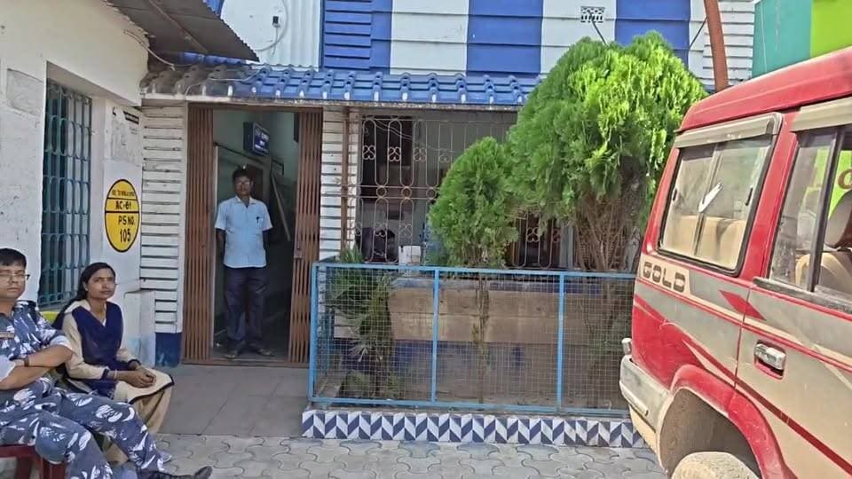 লালগোলা বাহাদুরপুর গ্রাম পঞ্চায়েতে আজ অনস্থা আর কিছুক্ষণের মধ্যেই শুরু হচ্ছে।