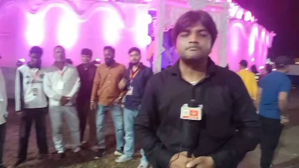 धुन बजते ही लाइट करती है डांस, विशाल पंडाल भी खींच रहा श्रद्धालुओं की भीड़