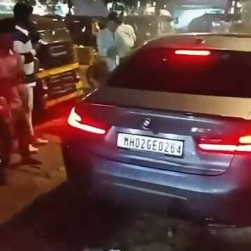 SHOCKING NEWS! GUNFIRE REPORTED AT TIGER SHROFF’S CAR! Bollywood actor Tiger Shroff’s car was reportedly hit by gunfire, leaving the driver injured.
#TigerShroff #BreakingNews #BollywoodNews #GunfireIncident #LatestNews #ViralNews #TrendingNow #FYP #FacebookNews