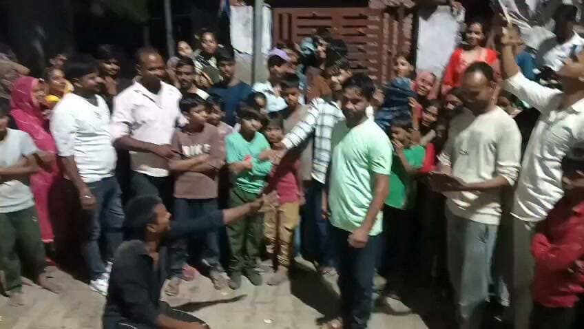 ऐ मेरे दोस्त लौट के आजा .....21 साल बाद गांव लौटे पप्पू राजपूत , युवाओ में खुशी का माहौल #hindisong #highlight #videochallenge #videosvirales #vairalvideo #viralreelsシ #videos #viralvideochallenge