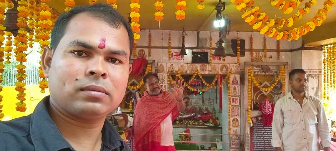 Arvind Anand Sheikhpura Khabar की ओर से जिले वासियों को दुर्गा पूजा की हार्दिक बधाई एवं शुभकामनाएं।
आज मैं माता महारानी का सर्व प्रथम पूजा अर्चना किया।
पूरे परिवार में सुख शांति समृद्धि के लिए माता का आशीर्वाद लिया।
जय माता दी।