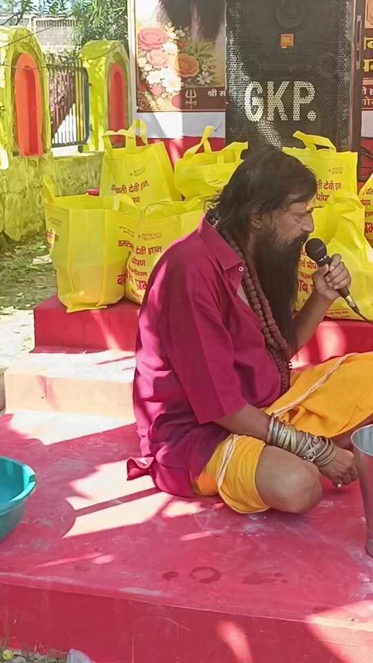 श्री सोमेश्वर महादेव मंदिर धाम पर सेवक इंजीनियर बाबा प्रभात कुमार सिंह के नेतृत्व में कन्या पूजन कर किया सम्मान
#SNewsliveGorakhpur