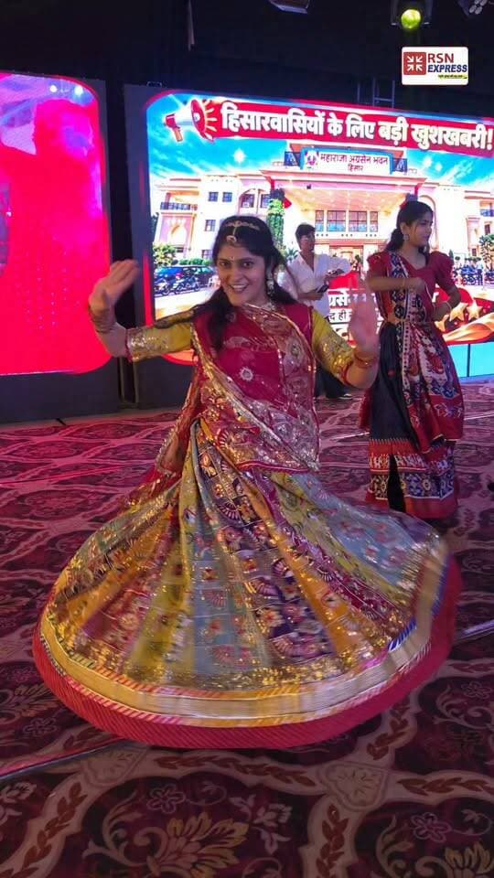 💃🔥 हिसार में तीन दिवसीय डांडिया नाइट रही हाउसफुल! 🎉
🎊 तीनों दिन उमड़ा हजारों लोगों का जनसैलाब, डांडिया और गरबा की धुनों पर जमकर झूमा हिसार!
✨ महाराजा अग्रसेन भवन एवं RSN EXPRESS के संयुक्त तत्वावधान में आयोजित भव्य डांडिया नाइट ने रचा उत्सव का नया इतिहास! ❤️