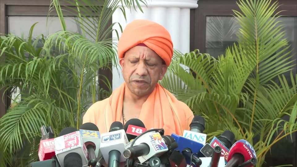 गोरखनाथ मंदिर में कन्या-पूजन LIVE