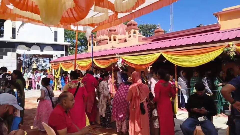 Live नाहन:नवरात्रि के अंतिम दिन काली स्थान मंदिर में उमड़ा आस्था का सैलाब, भक्तों की लगी लंबी कतारें..