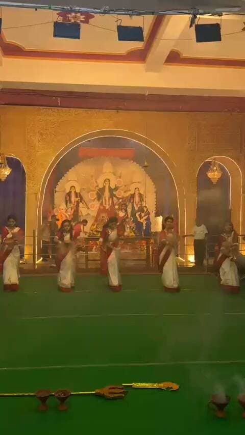 Dhunuchi Naach!