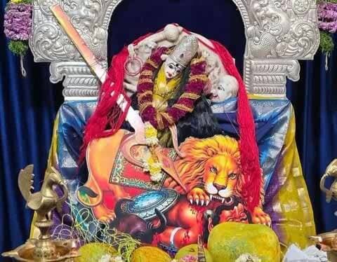 దోమకొండ: దోమకొండలో వైభవంగా చాముండేశ్వరి దేవి శరన్నవరాత్రి ఉత్సవాలు
