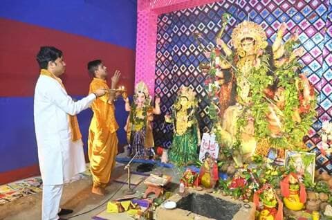 ଝାରସୁଗୁଡା: ପତ୍ରାପାଳୀରେ ମା’ ଦୁର୍ଗାଙ୍କ ପୂଜା ମହୋତ୍ସବ: ଜନପ୍ରତିନିଧିଙ୍କ ଯୋଗଦାନ