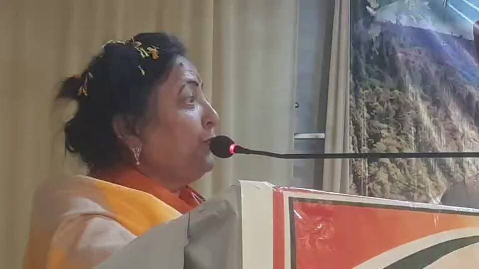 🔴 कांगड़ा LIVE | शाहपुर से सीधा प्रसारण
शाहपुर विधानसभा क्षेत्र में आयोजित जनप्रतिनिधि सम्मान समारोह को संबोधित कर रहीं पूर्व मंत्री सरवीन चौधरी।
देखिए LIVE, सुनिए क्या बोलीं सरवीन चौधरी और जनप्रतिनिधियों को दिया क्या संदेश। #SarveenChaudhary #Shahpur #KangraLive #जनप्रतिनिधिसम्मानसमारोह #शाहपुर #कांगड़ा #हिमाचलप्रदेश #HimachalNews #KangraNews #BJP #PoliticalNews #LiveNews #BreakingNews #EkNazarHimachalNews #एकनजरहिमाचलन्यूज