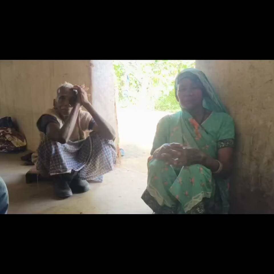 शहीद रमाशंकर सिंह के माता-पिता बदहाली में जीने को मजबूर, बहू पर घर से बेदखल करने का आरोप
#chhattisgarh