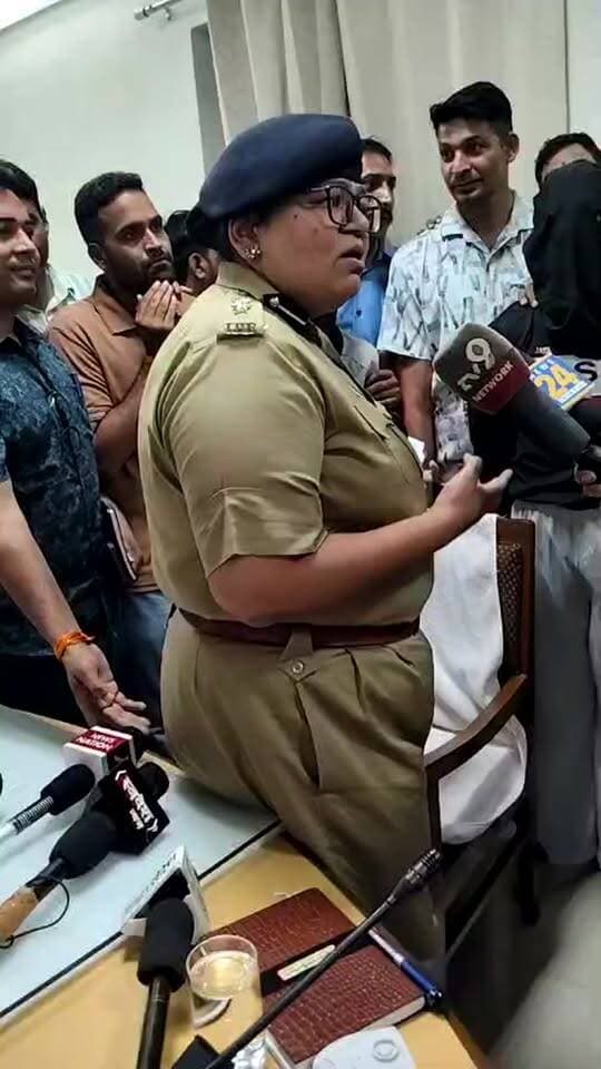 LIVE...टाइगर श्रॉफ फायरिंग केस में बड़ा खुलासा..कोटा स्टेशन से पकड़े गए तीनों आरोपी,पुलिस प्रेस कॉन्फ्रेंस में पूरा खुलासा
