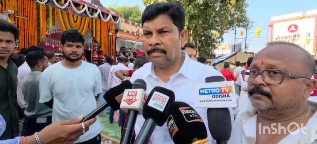 କଳାହାଣ୍ଡି: ଭବାନୀପାଟଣା ଛତର ଯାତ୍ରା ଶୀଘ୍ର ସମ୍ପନ୍ନ, ଦର୍ଶନରୁ ବଞ୍ଚିତ ହେଲେ ଶ୍ରଦ୍ଧାଳୁ