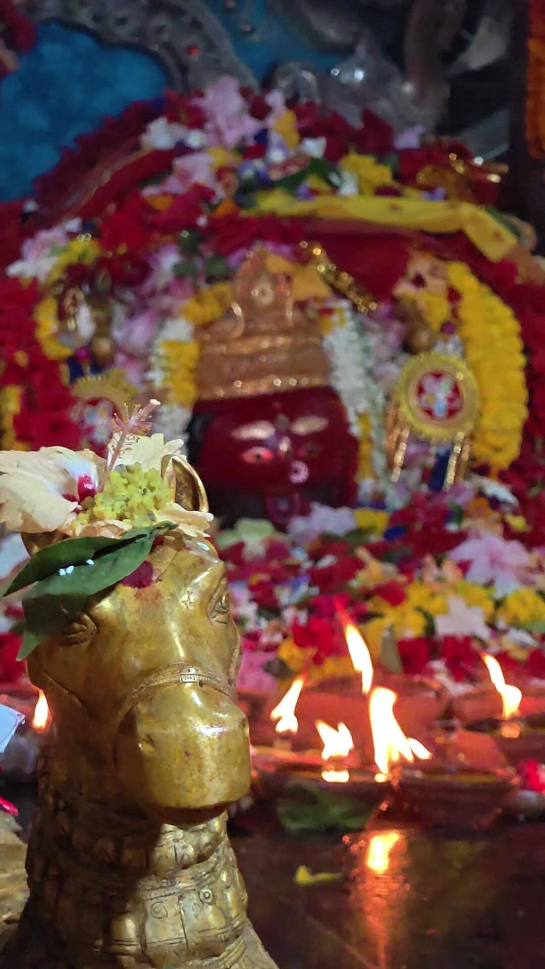 ଘଟଗାଁ: ଘଟଗାଁ ମା ତାରିଣୀଙ୍କ ଦିବ୍ୟ ସୁନାବେଶ: ମହାଷ୍ଟମୀରେ ଭକ୍ତଙ୍କ ଭିଡ଼