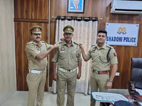 ज्ञानपुर: भदोही यातायात शाखा में टी.एस.आई. सद्दाम हुसैन की निरीक्षक पद पर पदोन्नति