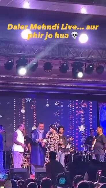 उत्तराखण्ड बिग बेक्रिग... मंच पर भड़क गए कैबिनेट मंत्री सुबोध उनियाल।
गायक दलेर मेहंदी की जमकर लगाई क्लास...see more