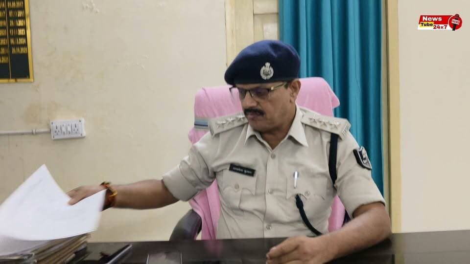 थाने से तीन कैदी फरार, दो पकड़े गए || दो पुलिसकर्मी निलंबित
#दीदारगंज #पटना #बिहारन्यूज #पटना_पुलिस #कैदी_फरार #दो_गिरफ्तार #क्राइम_न्यूज #बिहार_पुलिस #Didarganj #PatnaNews #BiharNews #CrimeNews #BreakingNews News Tube 24X7@फ़ॉलोअर्स @टॉप फ़ैन