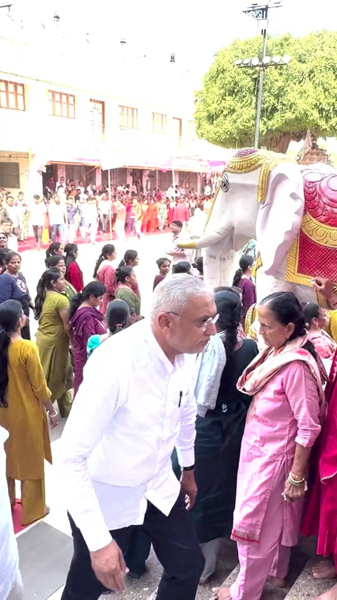 ગાંધીનગર: રૂપાલમાં વરદાયિની માતાજીના મંદિરે ભાજપ પ્રદેશ અધ્યક્ષે કર્યા દર્શન
