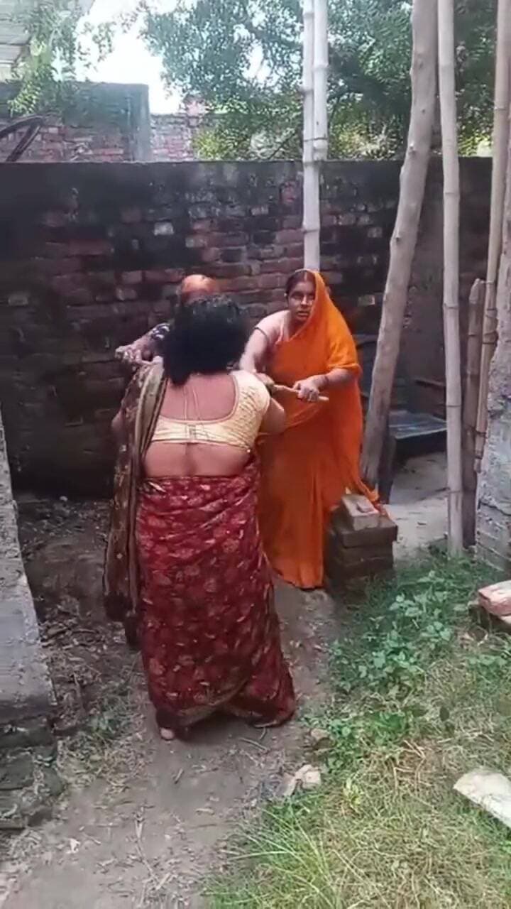 बलिया: रामपुर असली में छज्जा विवाद, विधवा महिला से मारपीट का आरोप