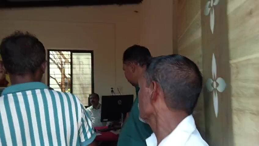 कुडाळ: सिंधुदुर्गात हजारों क्विंटल तांदळाला टोका पडल्याचा गंभीर आरोप